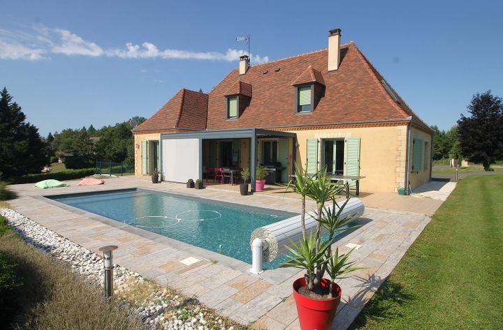 5 bedrooms house for sale in  France