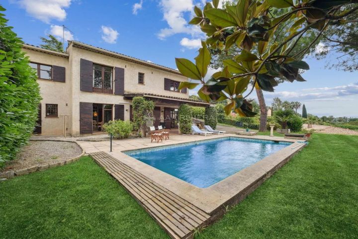 4 bedrooms house for sale in  France