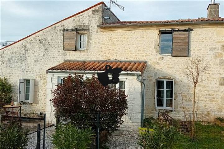 2 bedrooms house in Charente-Maritime (17), France