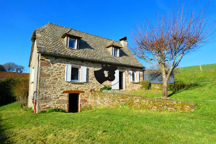 2 bedrooms house for sale in Cantal (15), France