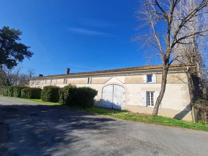 9 bedrooms house for sale in  France