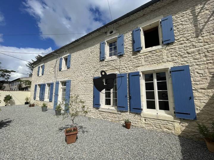 5 bedrooms house for sale in Charente-Maritime (17), France