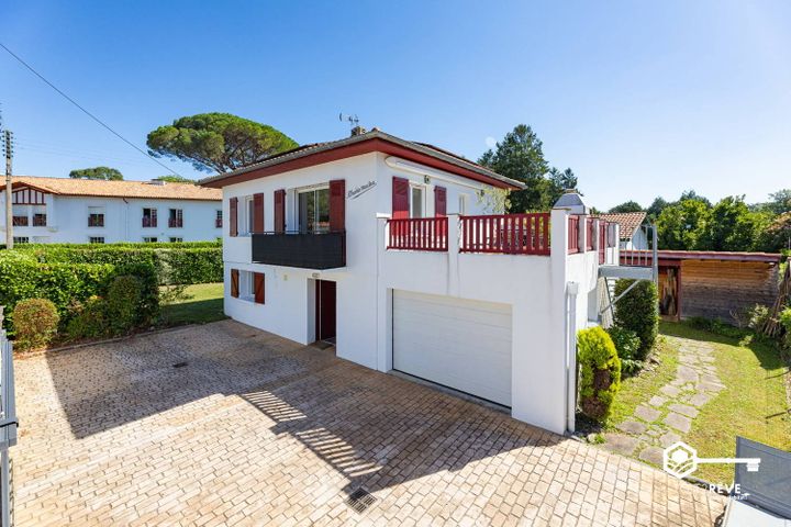 3 bedrooms house for sale in CAMBO LES BAINS, France