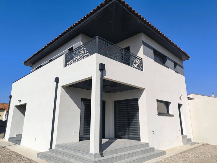 4 bedrooms house for sale in  France