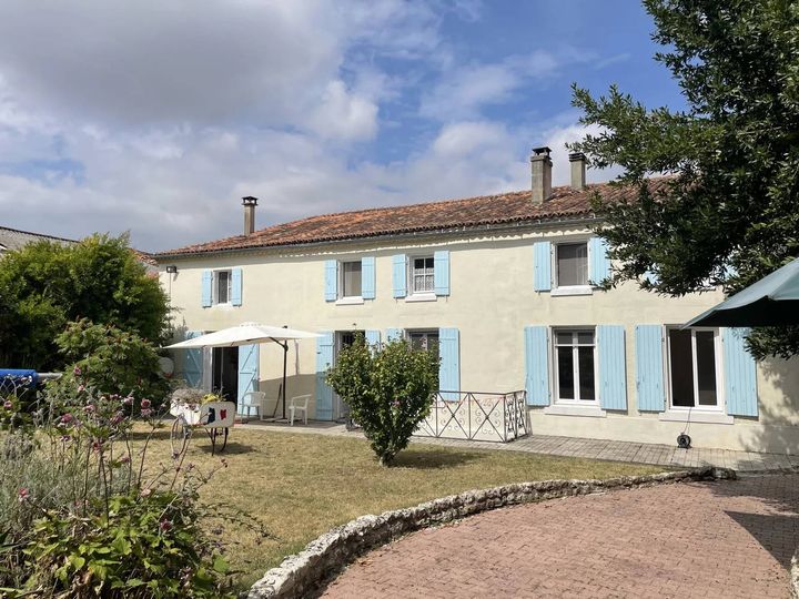 5 bedrooms house for sale in  France