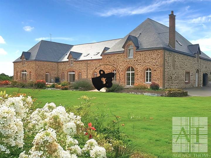 11 bedrooms house for sale in Mayenne (53), France