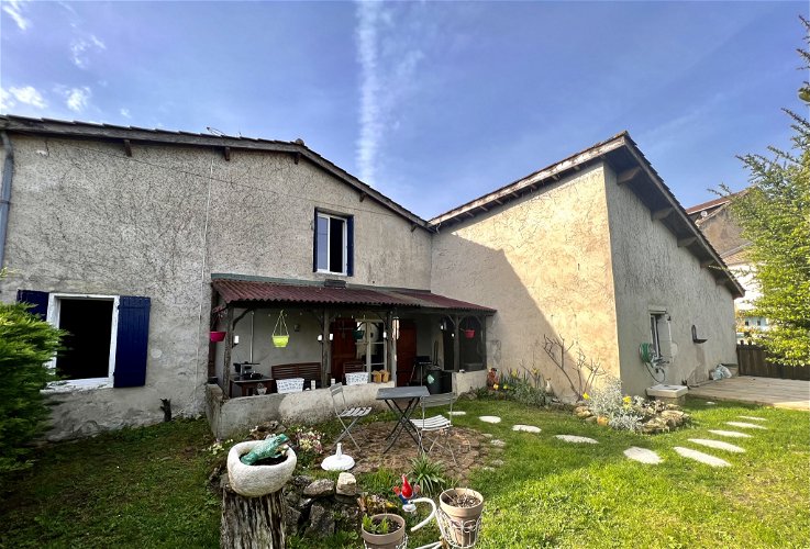 Close to Duras - Charming 4 Bedroom Village House with Garde