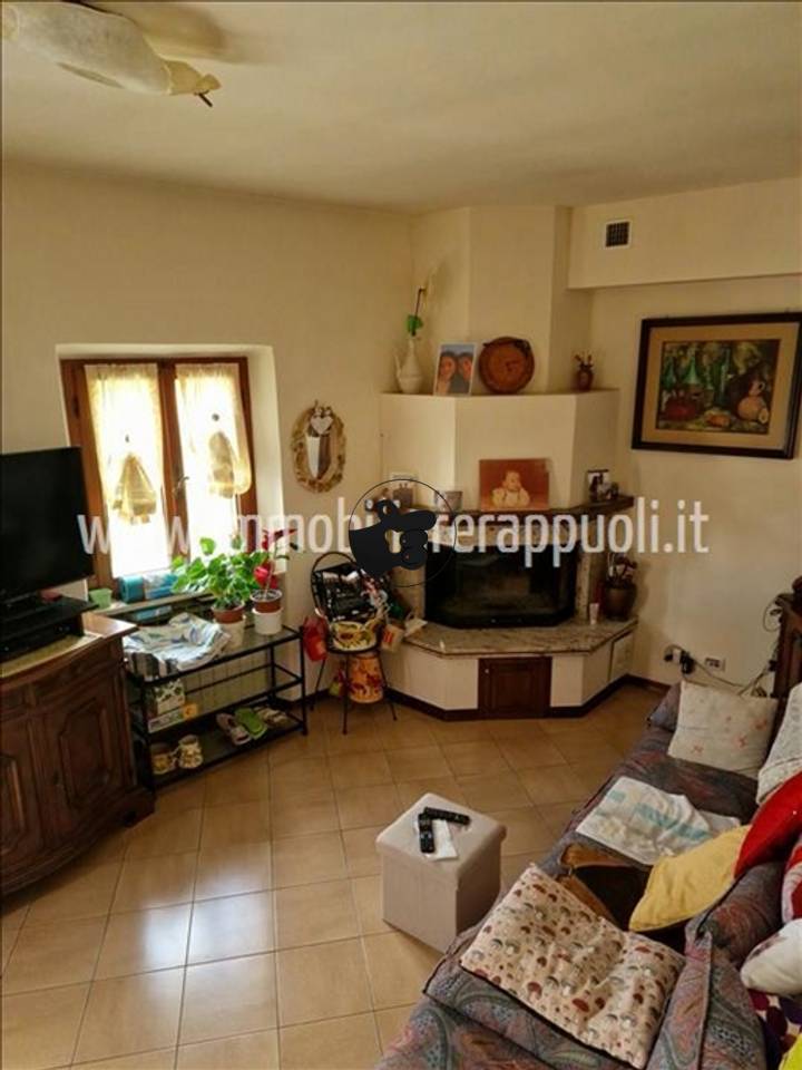 2 bedrooms apartment in Sinalunga, Italy
