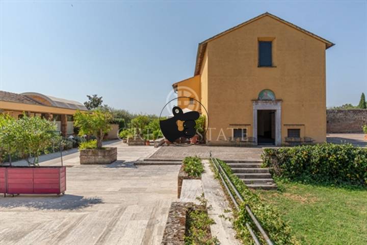10 bedrooms house in Gallese, Italy