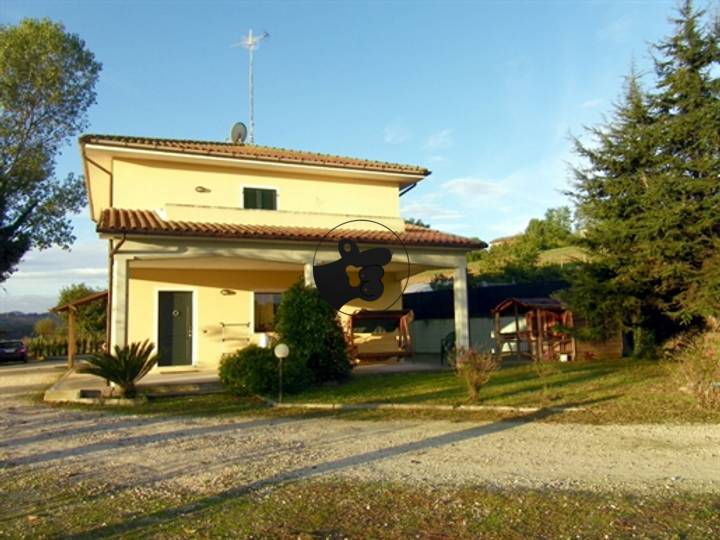 house in Grottazzolina, Italy