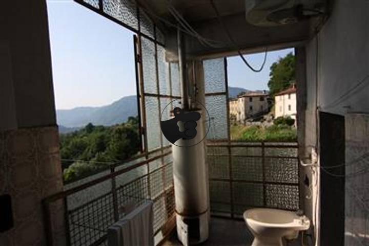 4 bedrooms house in Gallicano, Italy
