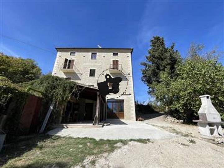 8 bedrooms other in Penna San Giovanni, Italy