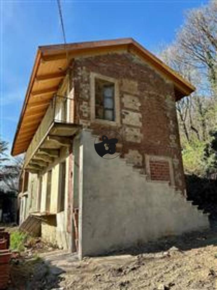 house in Trana, Italy