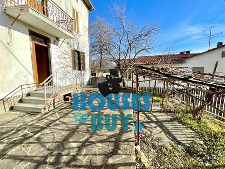 House for sale in Solignano, Italy