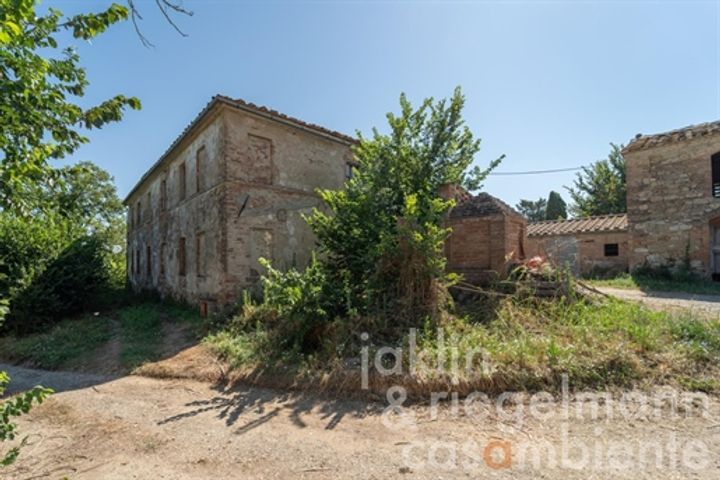 House for sale in Buonconvento, Italy