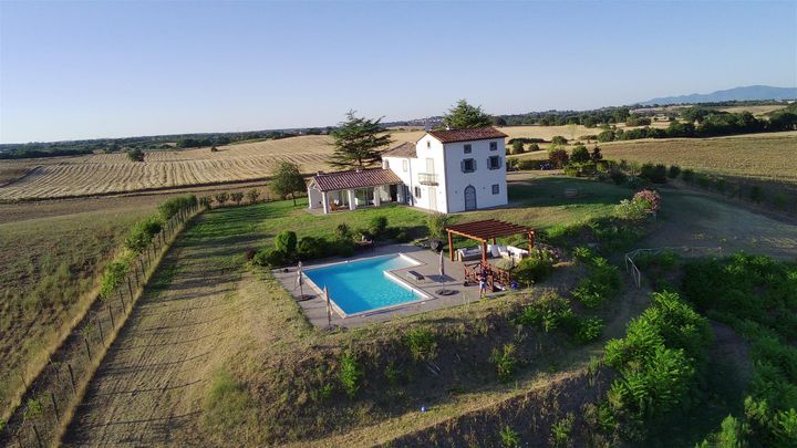 6 bedrooms house for sale in Viterbo, Italy