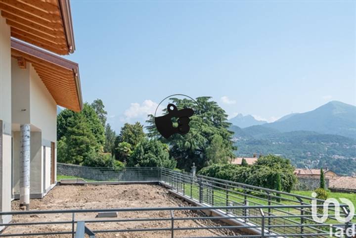 3 bedrooms house for sale in Erba, Italy