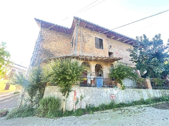 3 bedrooms house for sale in Castiglione del Lago, Italy