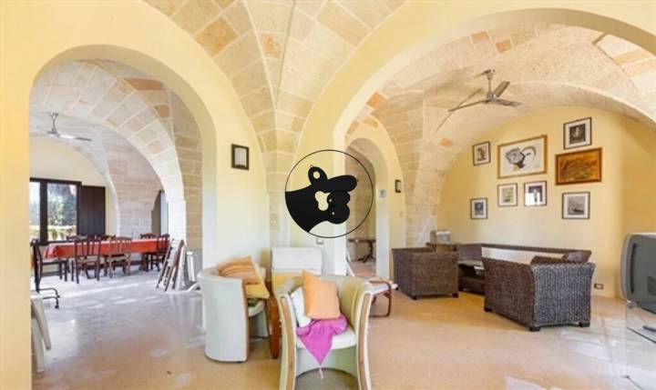 9 bedrooms building for sale in Lecce, Italy