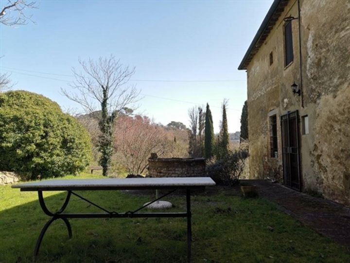 House for sale in Trequanda, Italy