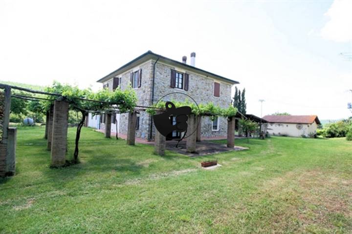 House for sale in Monteverdi Marittimo, Italy