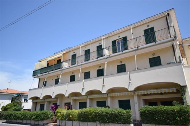 Apartment for sale in Diano Castello, Italy