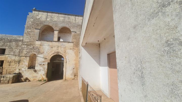 6 bedrooms other for sale in Lecce, Italy