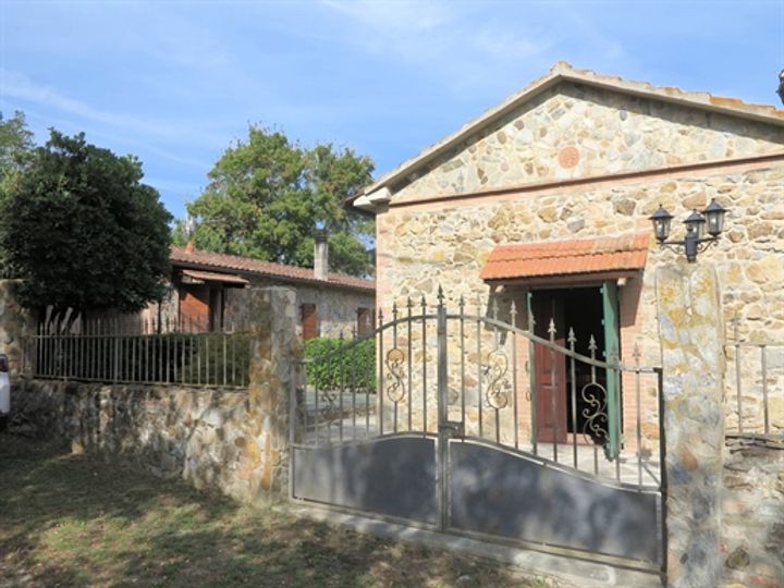 House for sale in Gavorrano, Italy