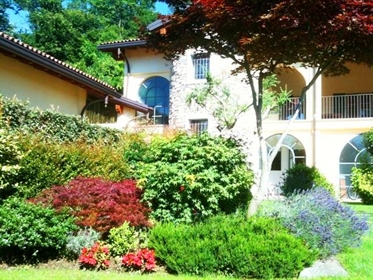 5 rooms other in Varese, Italy