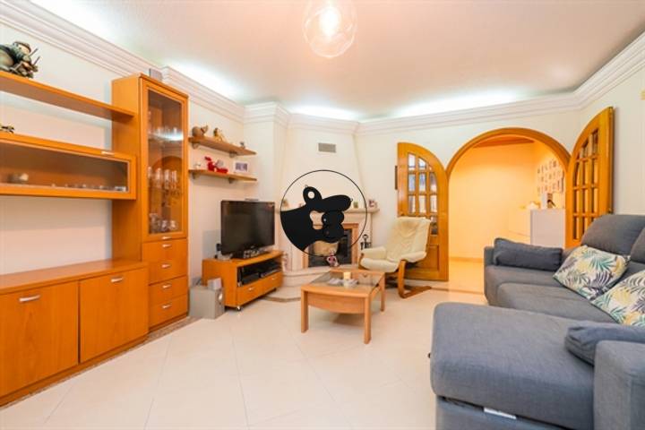 2 bedrooms apartment in Queluz e Belas, Portugal