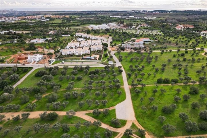 Building for sale in Quarteira, Portugal