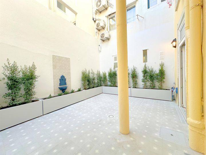 2 bedrooms apartment for sale in Misericordia, Portugal