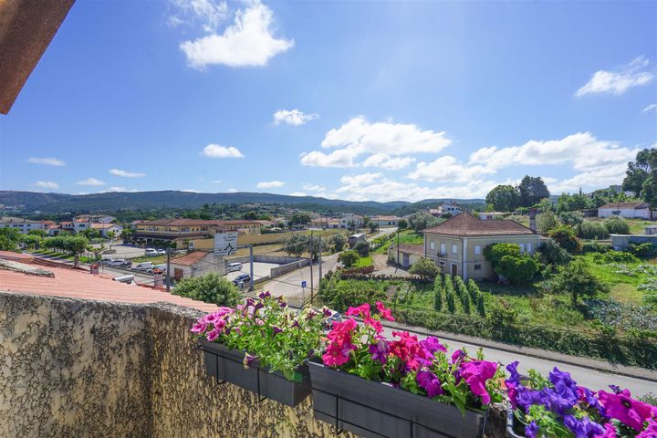 4 bedrooms apartment for sale in Poiares (Santo Andre), Portugal