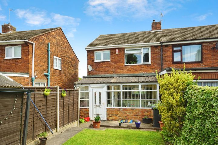 3 bedrooms house for sale in Willenhall, United Kingdom