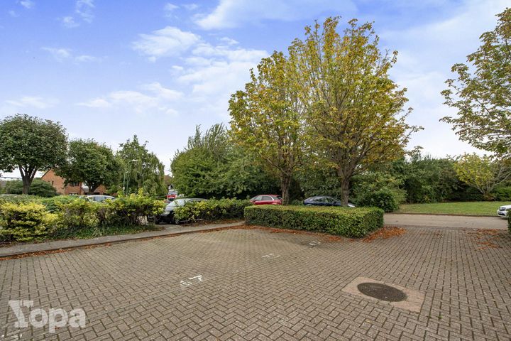 Apartment for sale in Greenhithe, United Kingdom