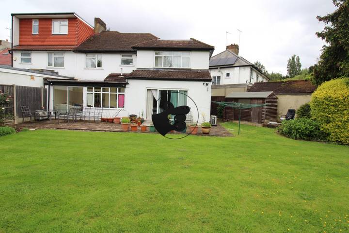 4 bedrooms house for sale in Pinner, United Kingdom