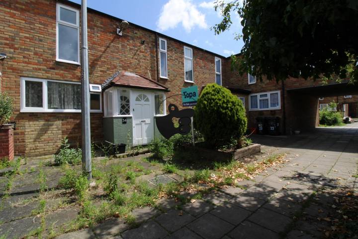 3 bedrooms house for sale in Basildon, United Kingdom