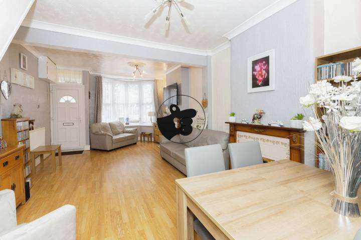 2 bedrooms house for sale in London, United Kingdom