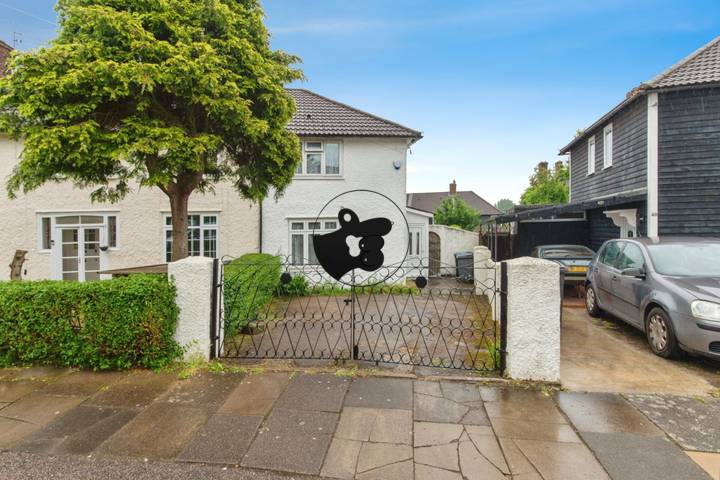 2 bedrooms house for sale in Edgware, United Kingdom