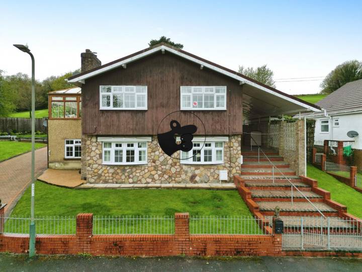 6 bedrooms house for sale in Blackwood, United Kingdom