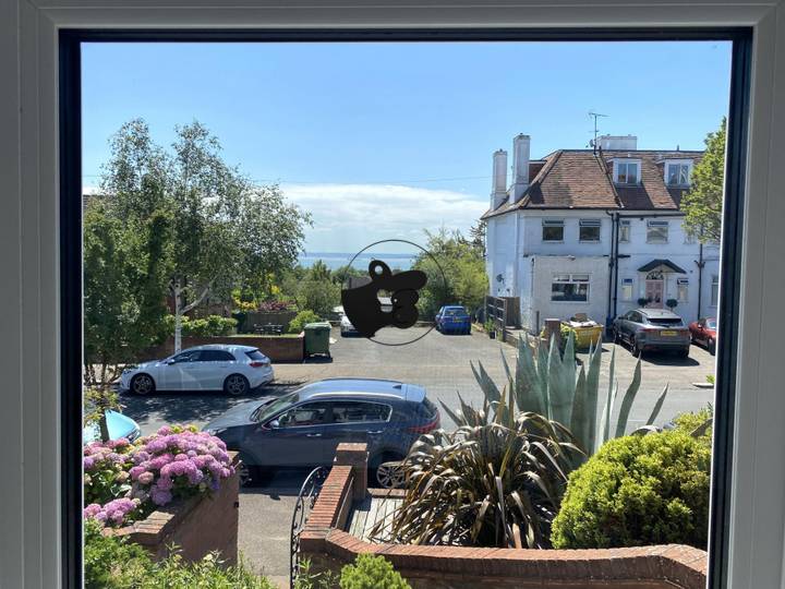 3 bedrooms apartment for sale in Westcliff-On-Sea, United Kingdom