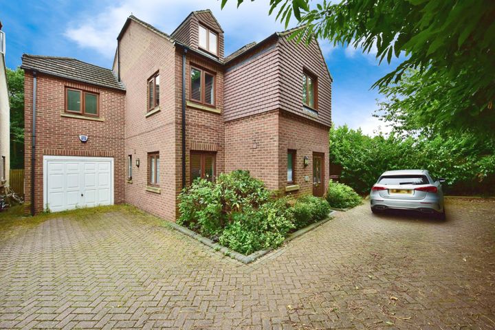 5 bedrooms house for sale in Chatham, United Kingdom