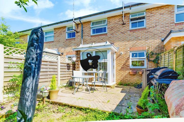 2 bedrooms house for sale in Crawley, United Kingdom