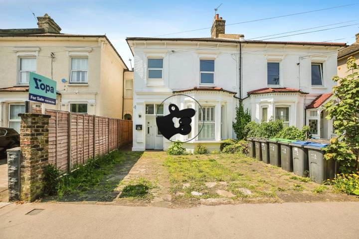 3 bedrooms apartment for sale in Thornton Heath, United Kingdom