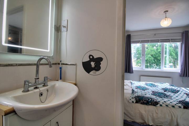 2 bedrooms house for sale in Cardiff, United Kingdom