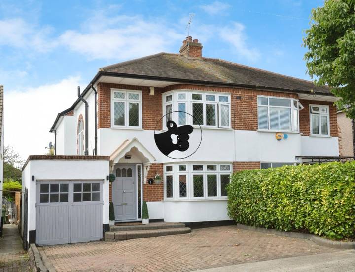 3 bedrooms house for sale in Romford, United Kingdom