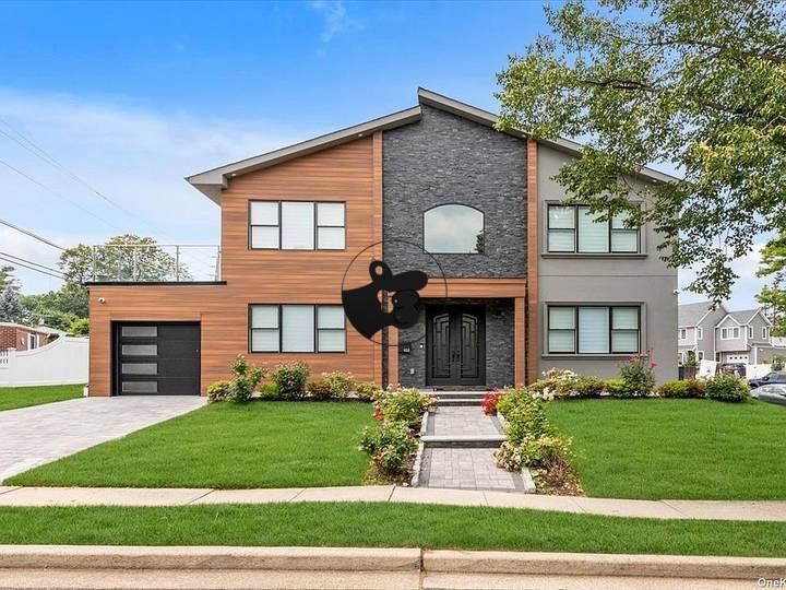 4 bedrooms house in New Hyde Park, United States
