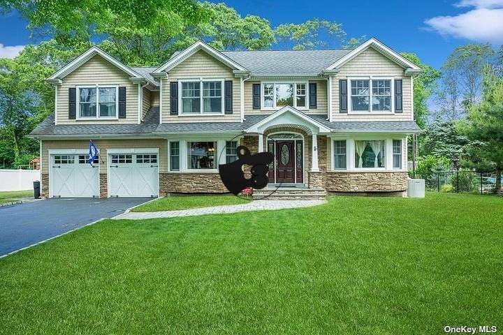 5 bedrooms house in Smithtown, United States