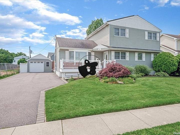 4 bedrooms house in Syosset, United States