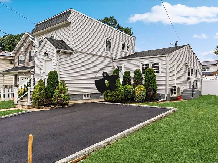 4 bedrooms house in Elmont, United States